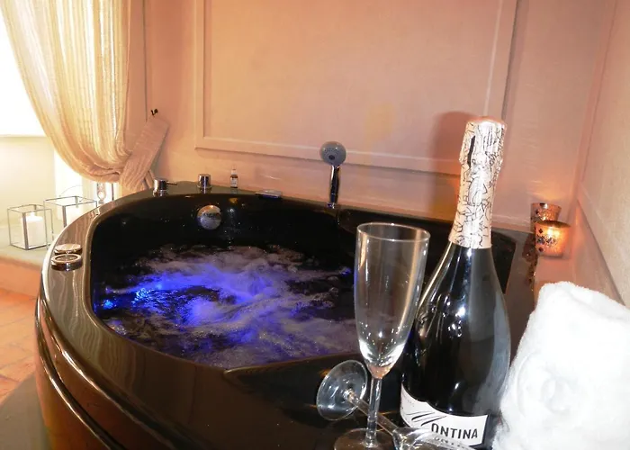 The House With Steam Room, Jacuzzi And Theater View Apartment Cortona