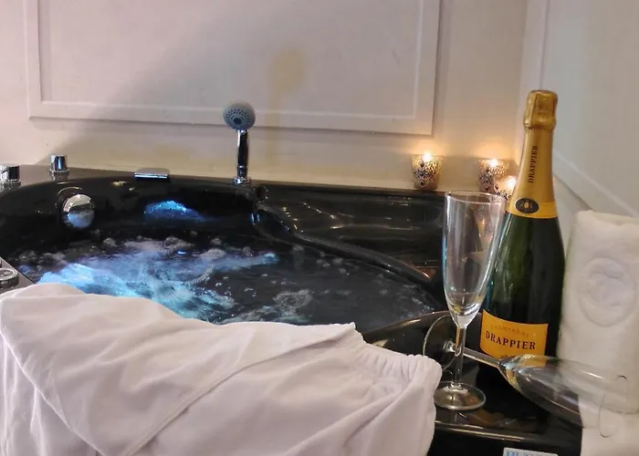 The House With Steam Room, Jacuzzi And Theater View Apartment *