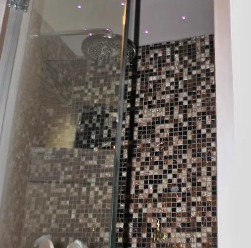 The House With Steam Room, Jacuzzi And Theater View Apartament